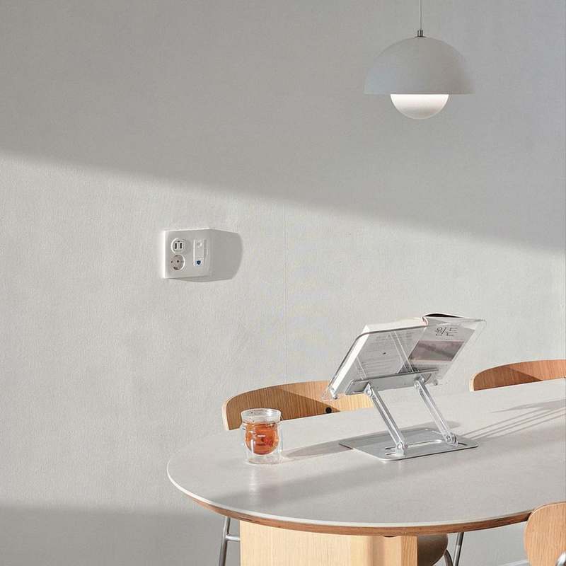 집에서도 편하게 사용할 수 있는 투명 독서대 추천! 각도와 높이 조절이 쉬운 책받침대