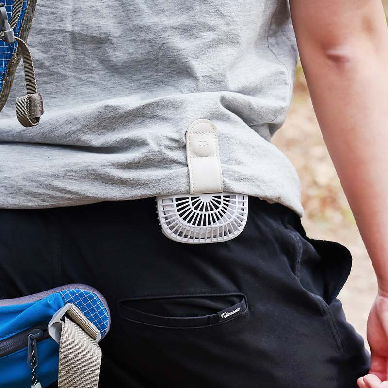 가볍고 편리한 목걸이 선풍기, 어디서든 시원하게 사용하세요!