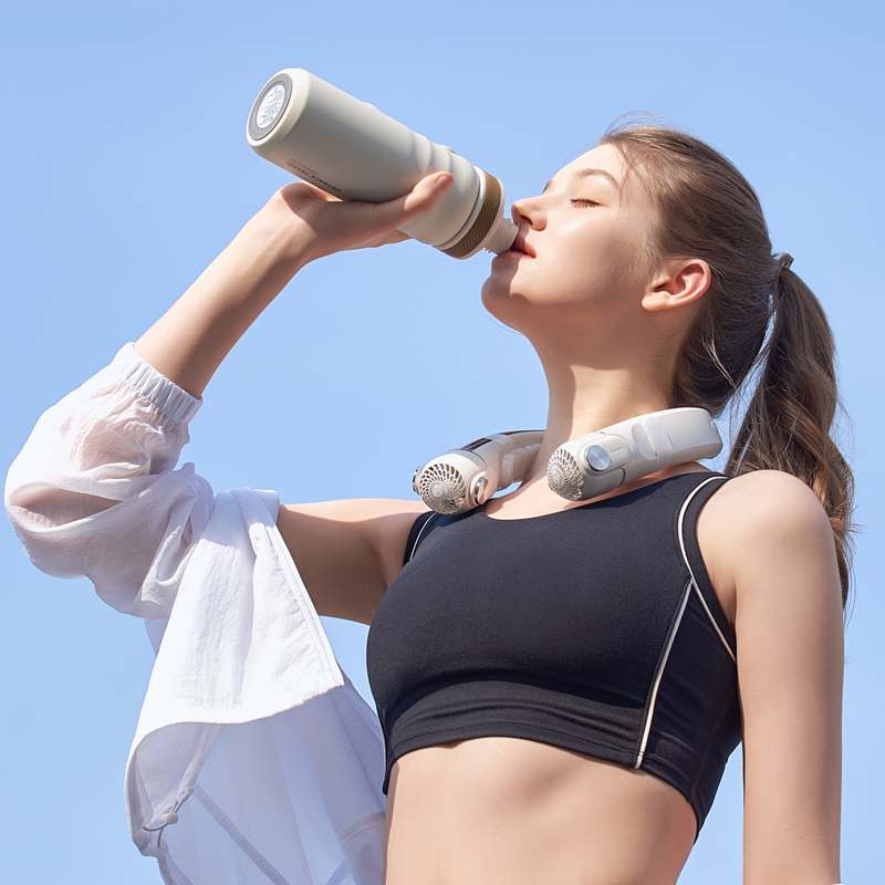 휴대하기 편한 넥쿨러, 시원하게 여름 보내기!