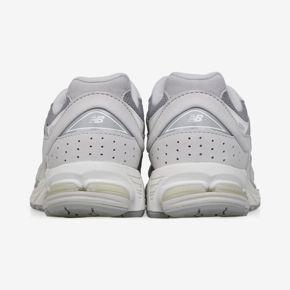 편하게 신기 좋은 뉴발란스 2002R 운동화, 어떤 점이 특별할까?