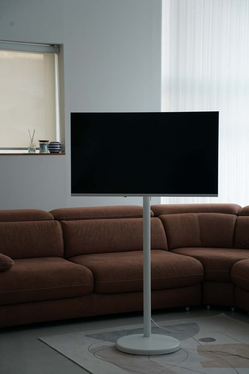 가볍고 스마트한 이동식 TV, 집에서도 야외에서도 즐기기 딱 좋아요!