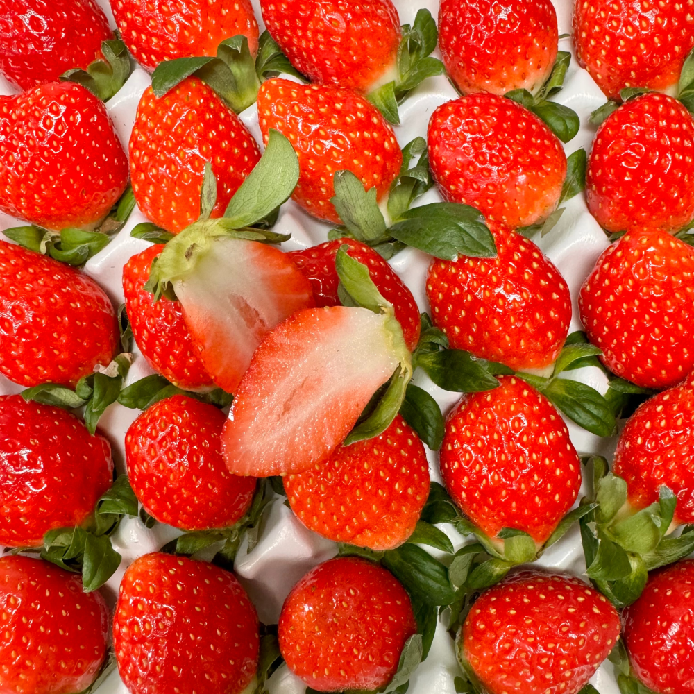 신선한 딸기와 제철 과일, 맛있게 즐기는 방법 알려드릴게요!