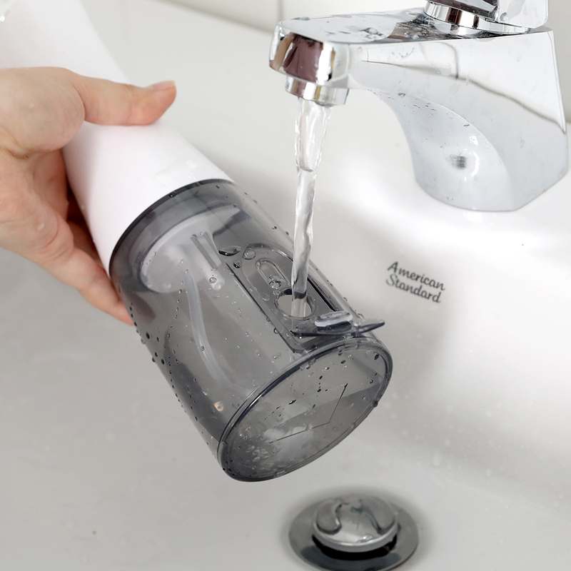 일상에서 간편하게 사용하는 휴대용 구강세정기, 오아 클린이워터B 추천해요!