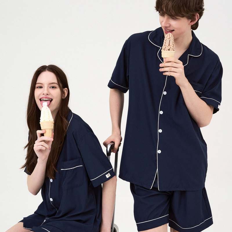 편안한 여름밤을 위한 실크 느낌 반팔 파자마 세트 추천!