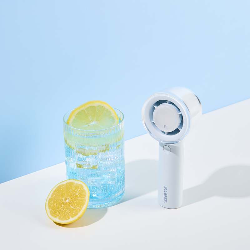 작고 가벼운 손 선풍기, 언제 어디서든 시원하게 사용하세요!