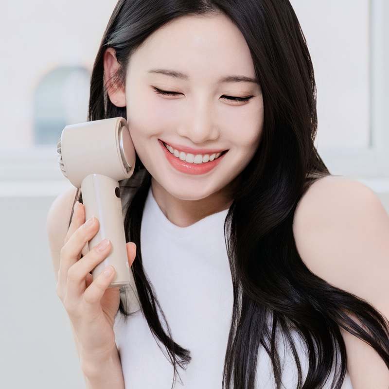 작고 가벼운 휴대용 손풍기, 시원함을 언제 어디서든 즐기세요!