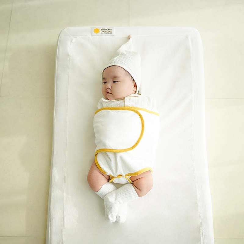 아기에게 딱 맞는 무소음 스와들 스트랩 수트, 편안함이 가득해요!