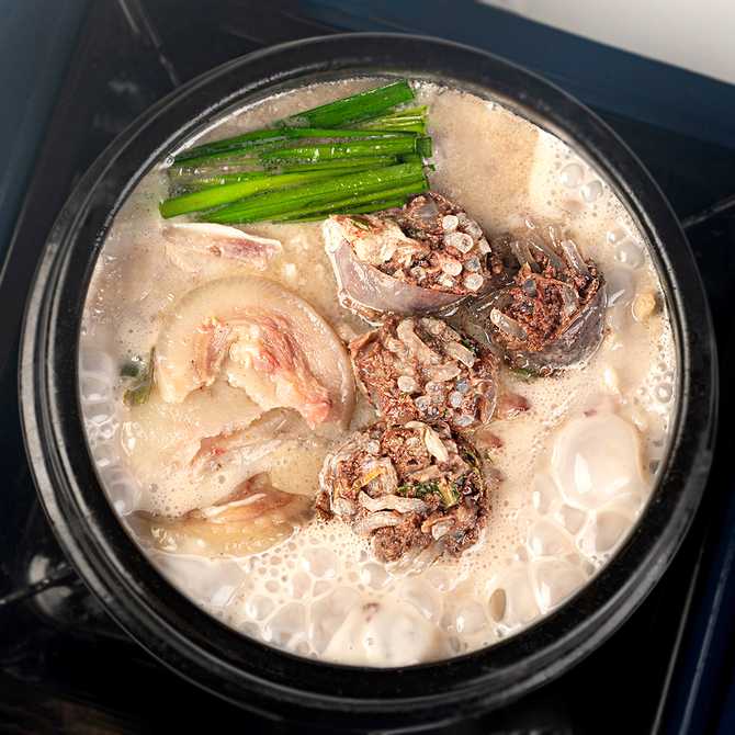 캠핑이나 집밥으로 딱인 순대국, 가격도 착한 돼지고기 포함