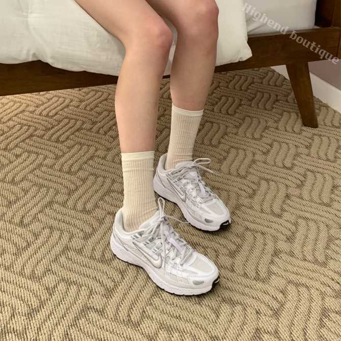 가볍고 스타일리시한 여성용 키높이 러닝화, 나이키 P-6000 소개