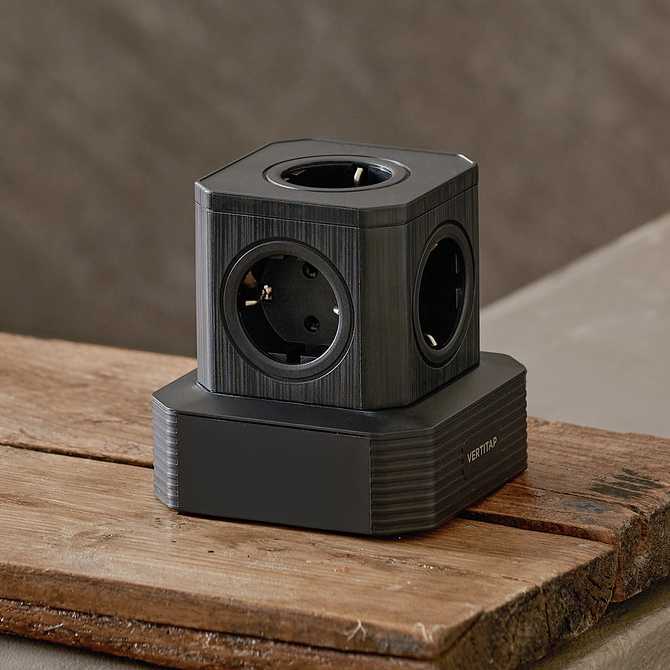 여행이나 캠핑에 딱! 강력한 멀티탭으로 편리하게 전기 사용하세요