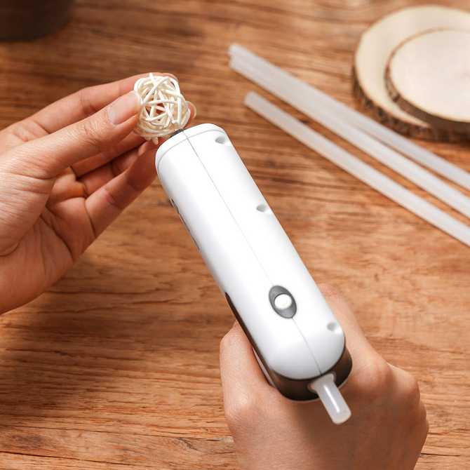 가볍고 편리한 무선 글루건, 솔리드 4세대 핫멜트 전동 글루건 소개