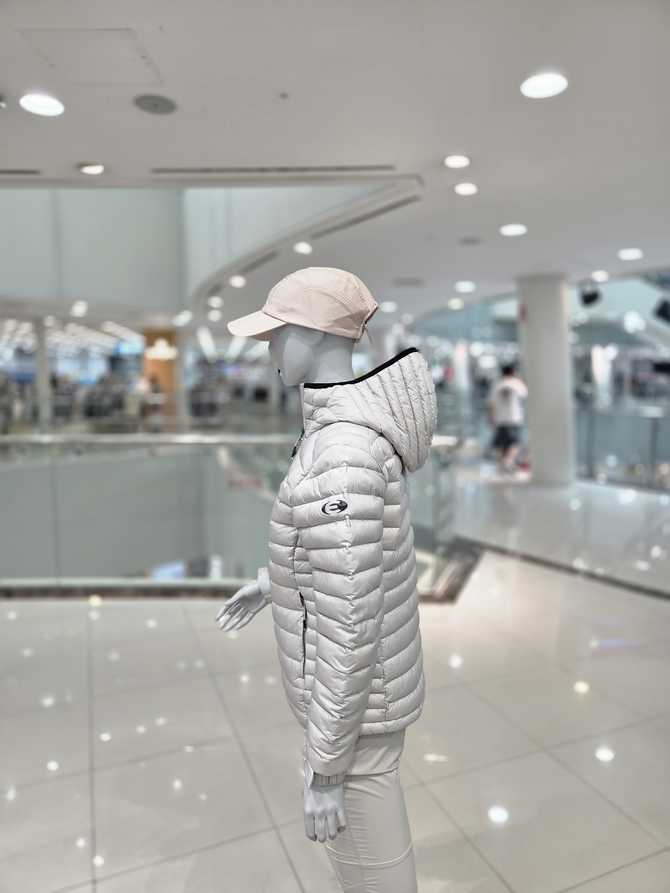 가볍고 따뜻한 여성용 구스다운 자켓, 아이더 헤리티지 후드패딩 소개