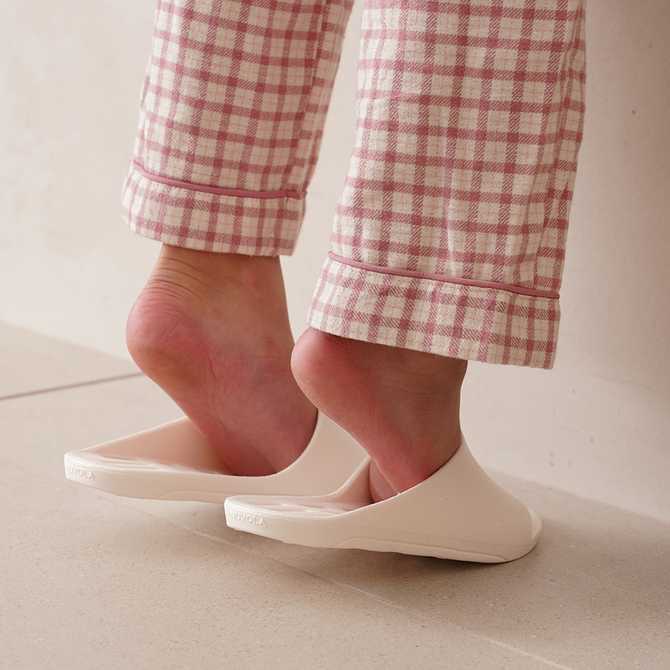 아이들도 편하게 신을 수 있는 욕실화, 어떤 점을 따져볼까?