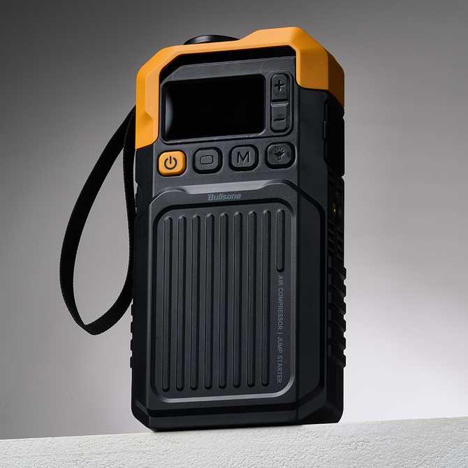 차량 필수 아이템! 타이어 공기압 체크와 배터리 점프 스타터를 한번에