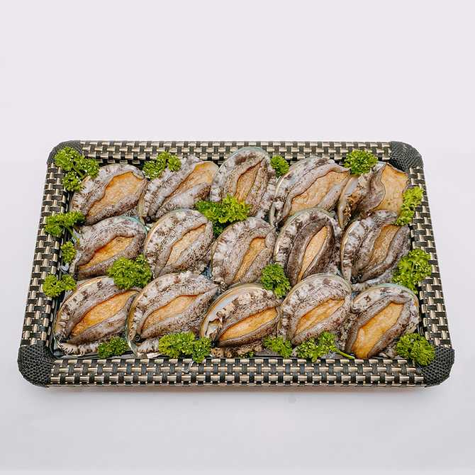 명절 선물로 딱 좋은 신선한 전복 세트, 손질도구까지 함께!