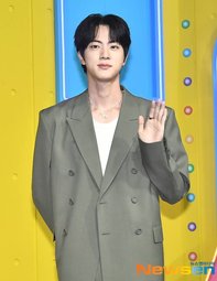 [셀럽소식] # 방탄소년단 진, 광화문 컴백쇼 소감과 3월 20일 정규 5집 ‘ARIRANG’ 발매 소식