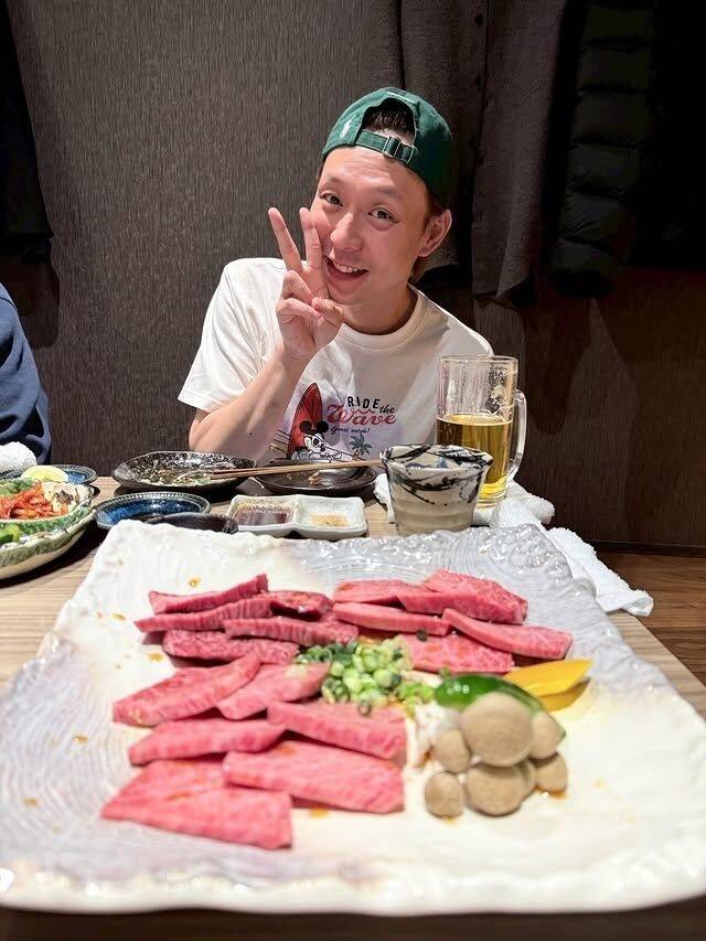 [연예뉴스] 박유천, 일본에서 근황 공개하며 아버지에 대한 그리움 드러내는 근황 사진 공개