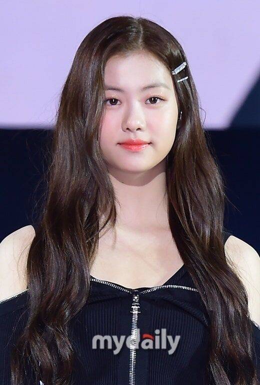 [연예뉴스] 김가람, 유튜브 채널 개설로 연예계 복귀 시도… 학교폭력 의혹 이후 재도전 연예 뉴스