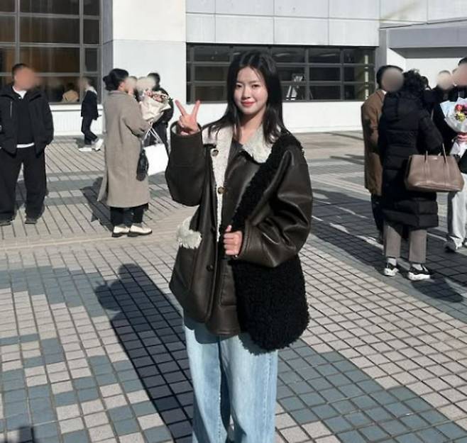 [셀럽소식] 배우 김시아, 한양대학교 조기 입학 소식에 ‘26학번 아기사자’로 화제