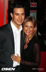 이혼 난무하는 연예계서 23년 장수 '잉꼬부부'..비결은 "화장실" 관련 현장·자료 이미지