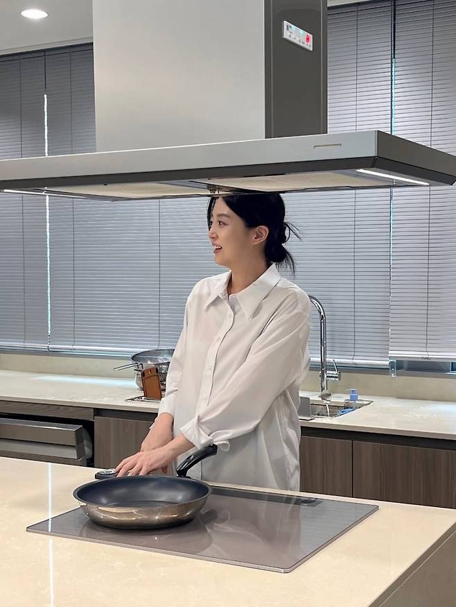 [연예뉴스] 김소영, 일상과 건강 다짐 담은 인스타그램 게시물로 팬들 응원 받아