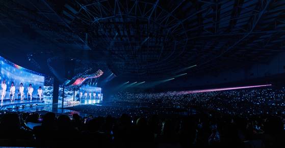 [셀럽소식] 제로베이스원, 2년 6개월 여정 마무리 콘서트로 눈물의 작별 인사