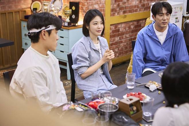 [셀럽소식] 배우 신예은, 예능서 솔직한 고백과 애교로 시청자 매력 폭발!