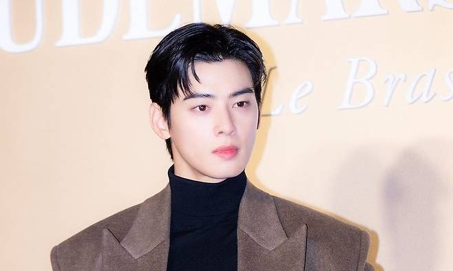 [셀럽소식] 차은우, 일본 도쿄서 ‘애프터이미지’ 사진전 개최…세무조사와 법안 이슈도 화제