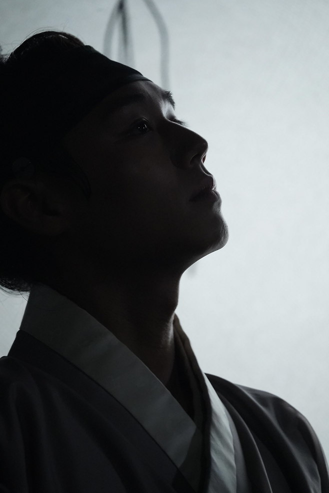 [연예뉴스] ‘왕과 사는 남자’ 박지훈, 단종 이홍위 역으로 1300만 관객 돌파 흥행 견인하는 눈빛 연기