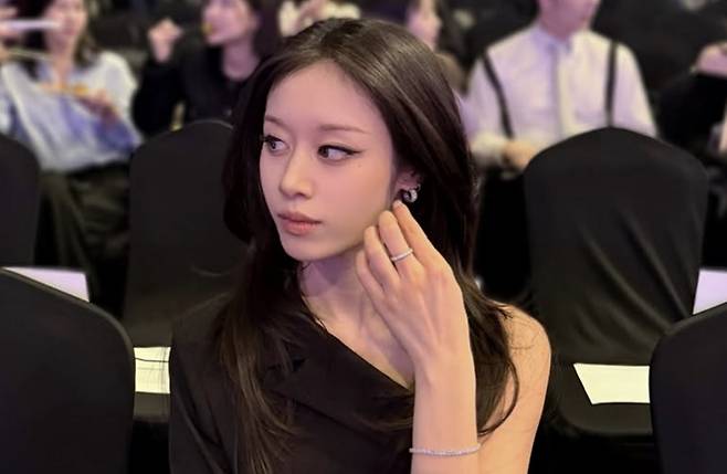 [셀럽소식] 지연, 입술 필러 행사장서 우아한 미모 공개…이혼 후 근황 눈길