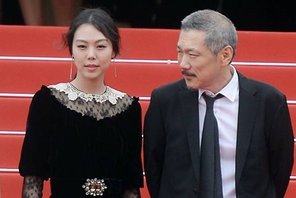 '불륜 커플' 홍상수-김민희, 인천공항 이어 하남 공원서 포착…오붓한 일상 추가 이미지