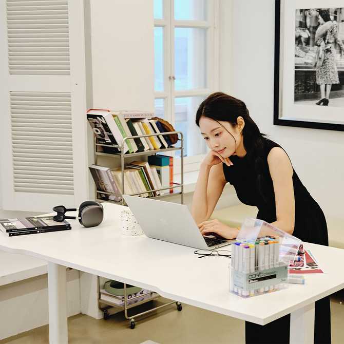 편하게 높이 조절 가능한 전동 데스크, 제닉스 오비스 모션데스크 EL 소개