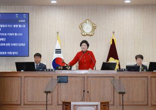 통영시장 보이콧 제동 정치적 갈등이 지방재정 집행에 미치는 영향은? 관련 뉴스 이미지